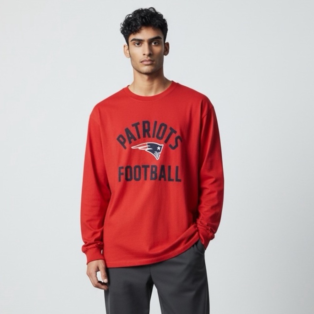 NFL Licensed Fanatics New England Patriots Football Red Long Sleeve T-Shirt - XL